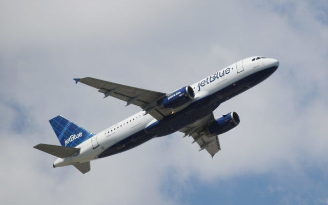 JetBlue Becomes 1st Major U.S. Airline to Require Passengers to Wear Masks on Board